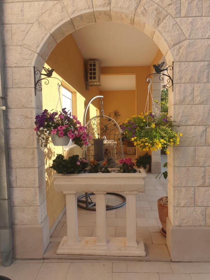 Villa Vujcic Makarska Eksteriør bilde